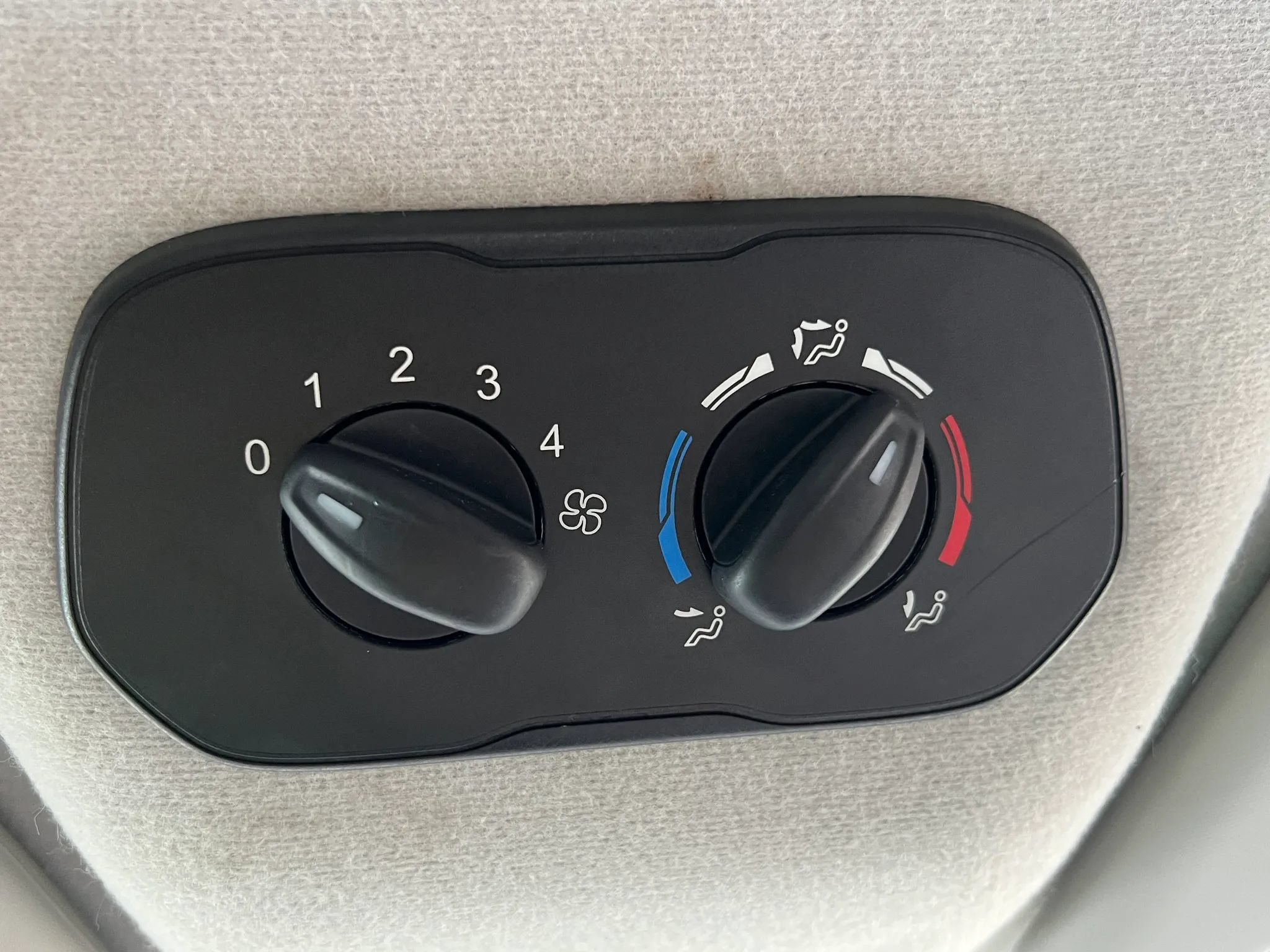 Used 2018 Ford Transit 250 148 Low Roof RWD image 60