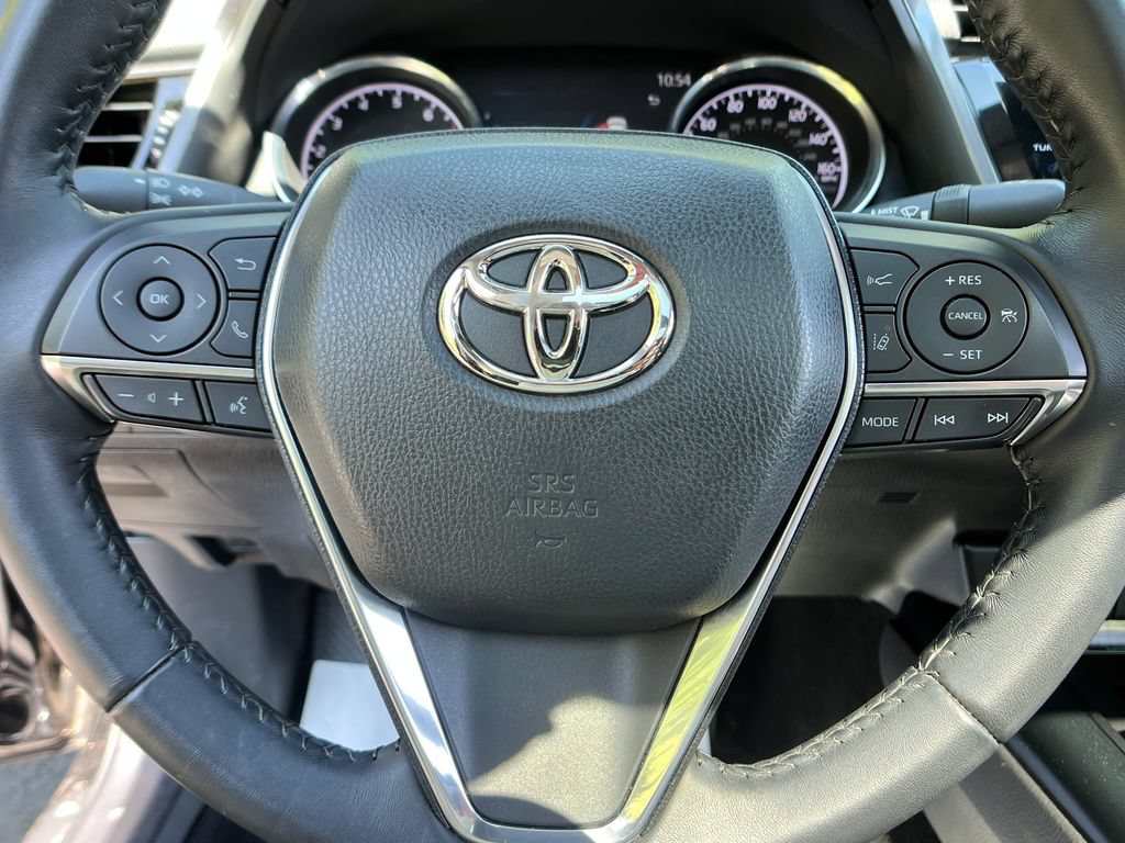 Used 2020 Toyota Camry XLE FWD image 14
