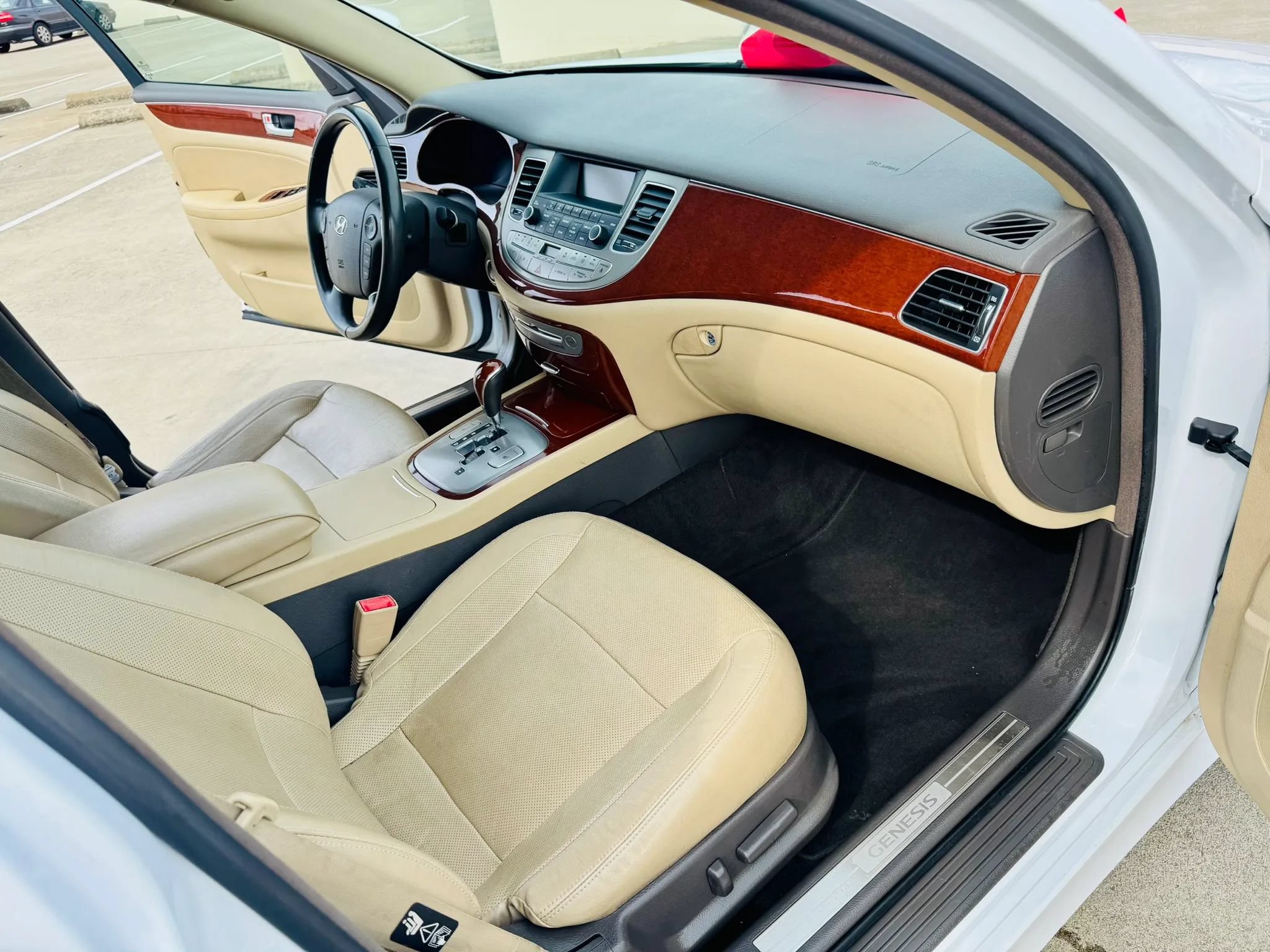 Used 2014 Hyundai Genesis 3.8 RWD image 18
