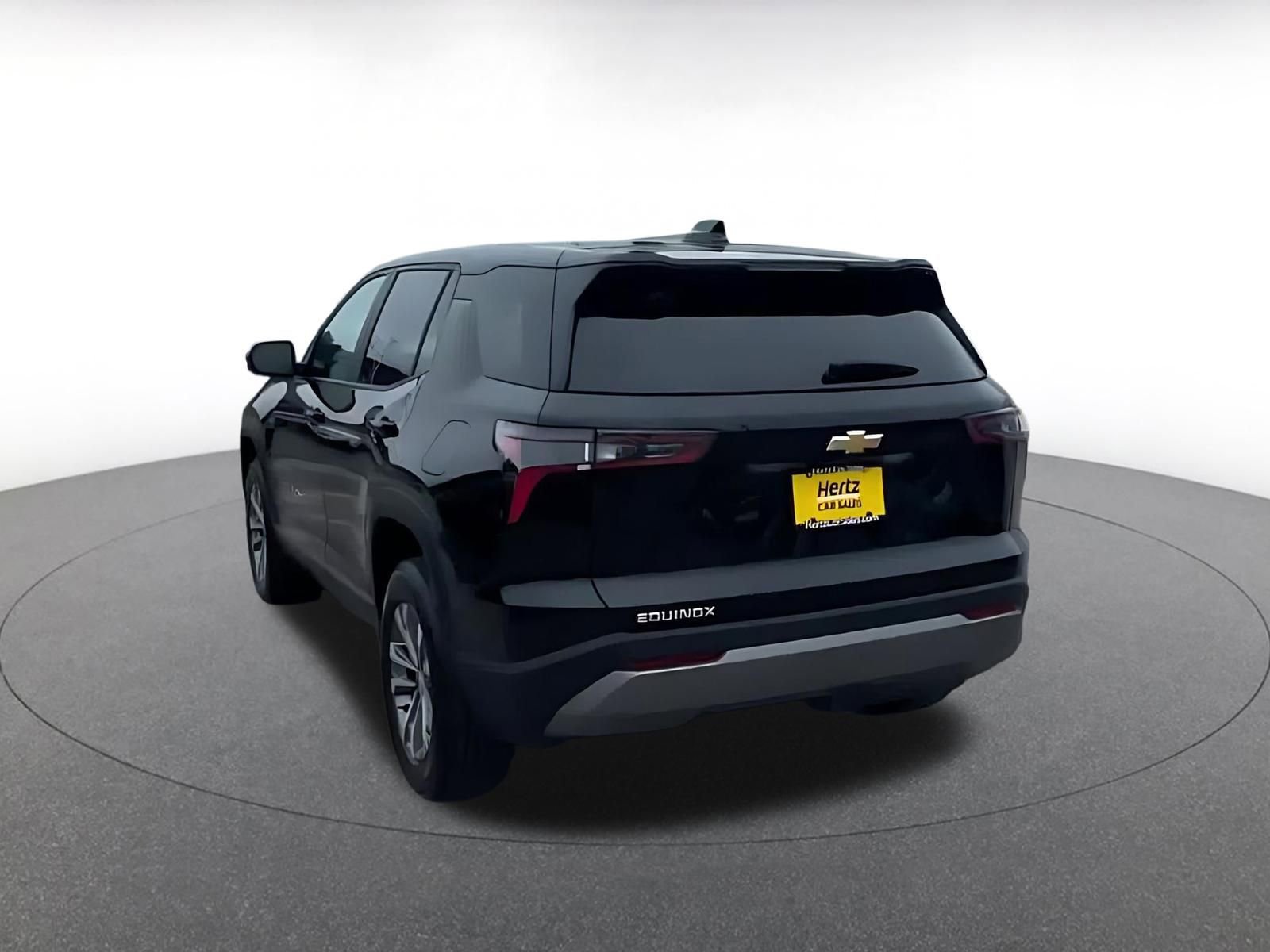 Used 2025 Chevrolet Equinox LT FWD image 11