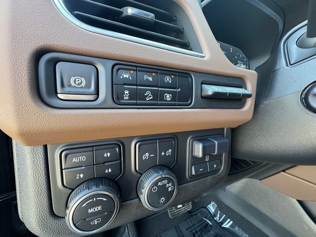 Used 2024 Chevrolet Suburban High Country AWD/4WD image 6