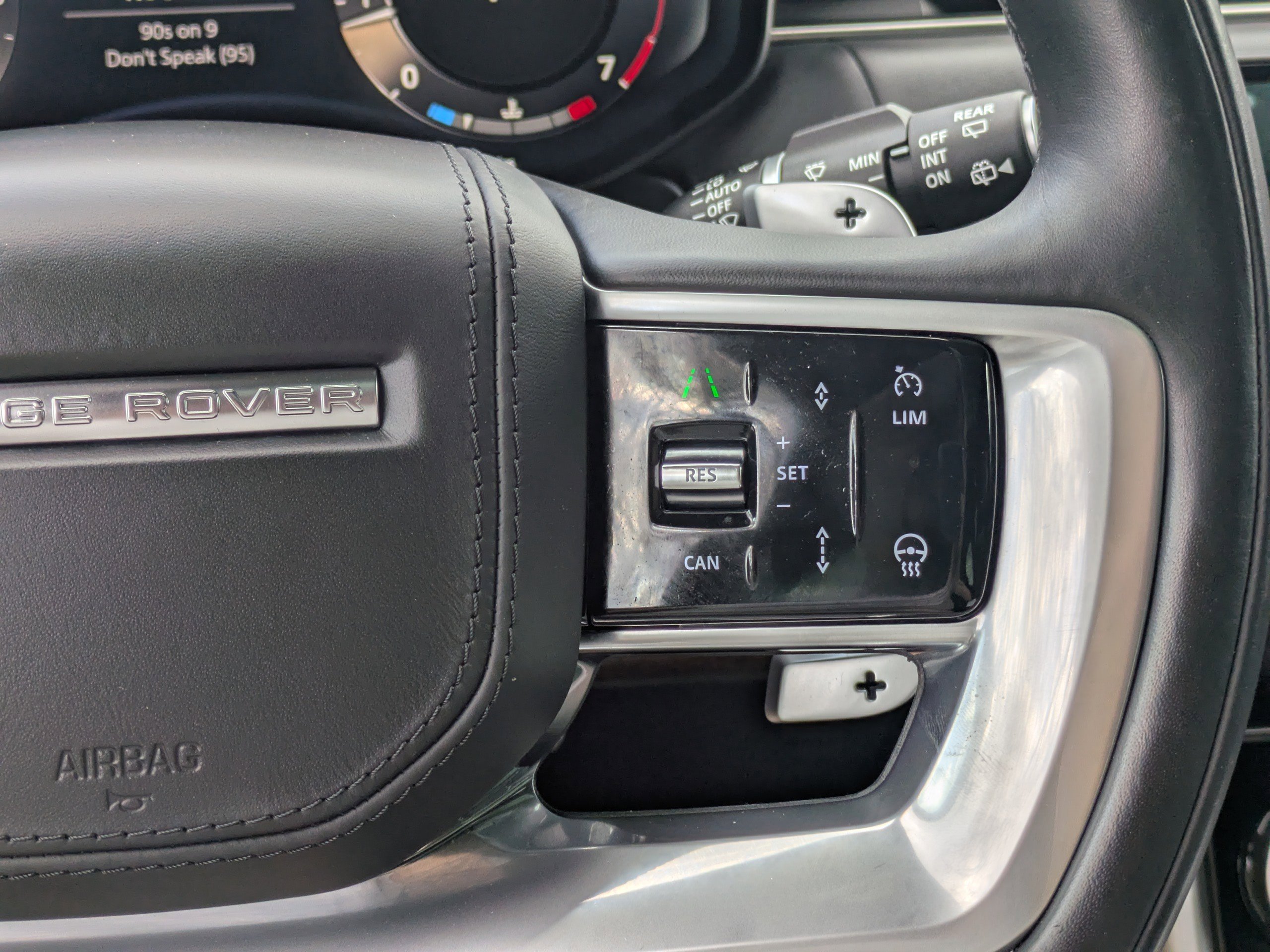 Used 2023 Land Rover Range Rover SE image 18