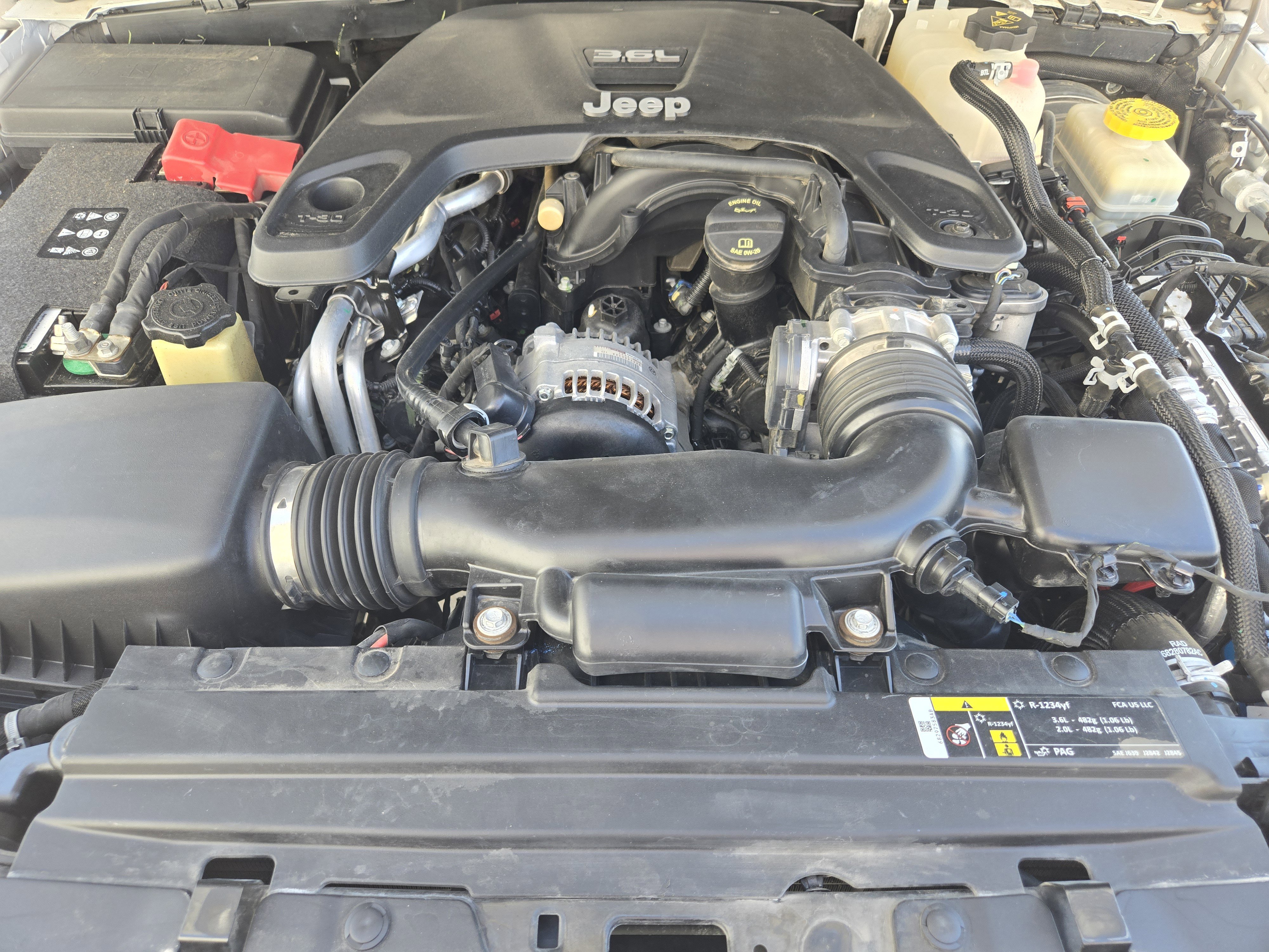 Used 2018 Jeep Wrangler Unlimited Rubicon AWD/4WD image 32