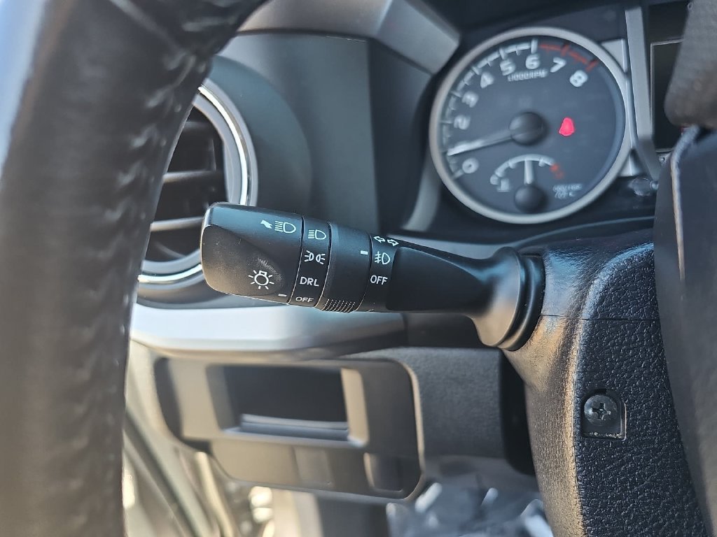 Used 2017 Toyota Tacoma SR5 w/ Tow Package RWD image 24