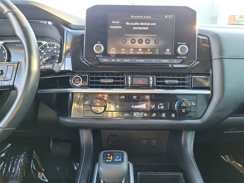 Used 2022 Nissan Pathfinder SV image 11