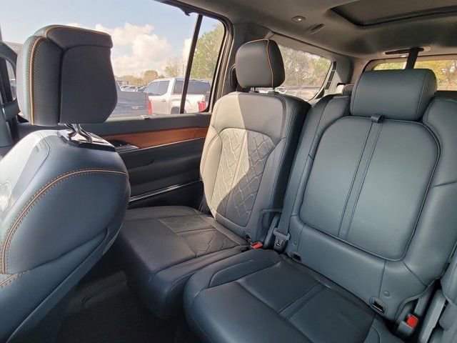 Used 2022 Jeep Grand Wagoneer Series III w/ Flexible Seating Group image 4