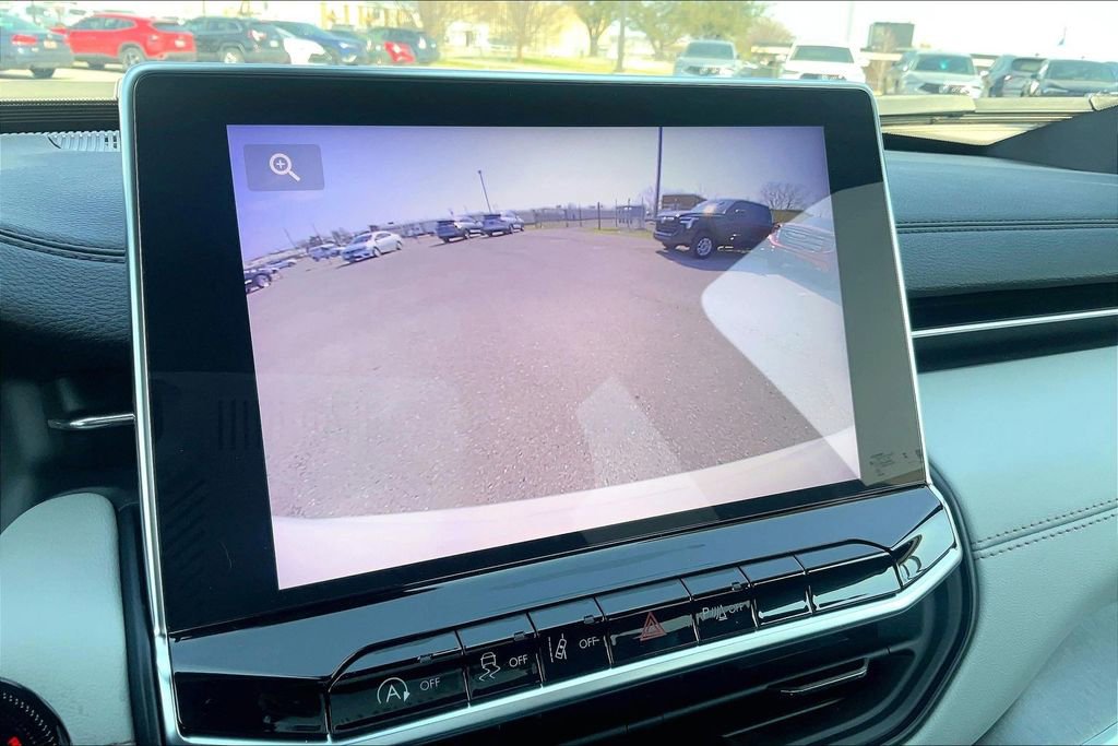 Used 2025 Jeep Compass Limited image 30