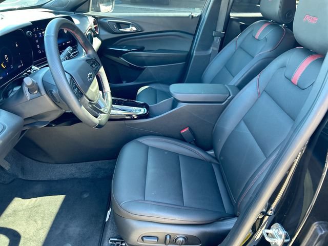 Used 2026 Chevrolet Trax RS w/ Sunroof Package FWD image 19