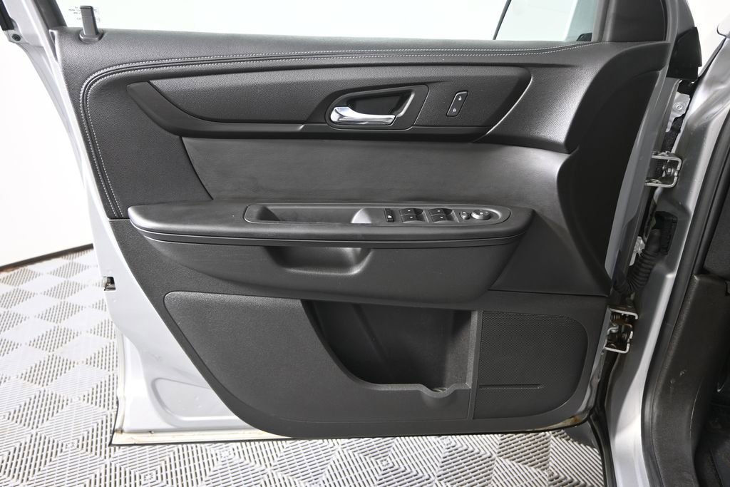 Used 2013 Chevrolet Traverse LT FWD image 19