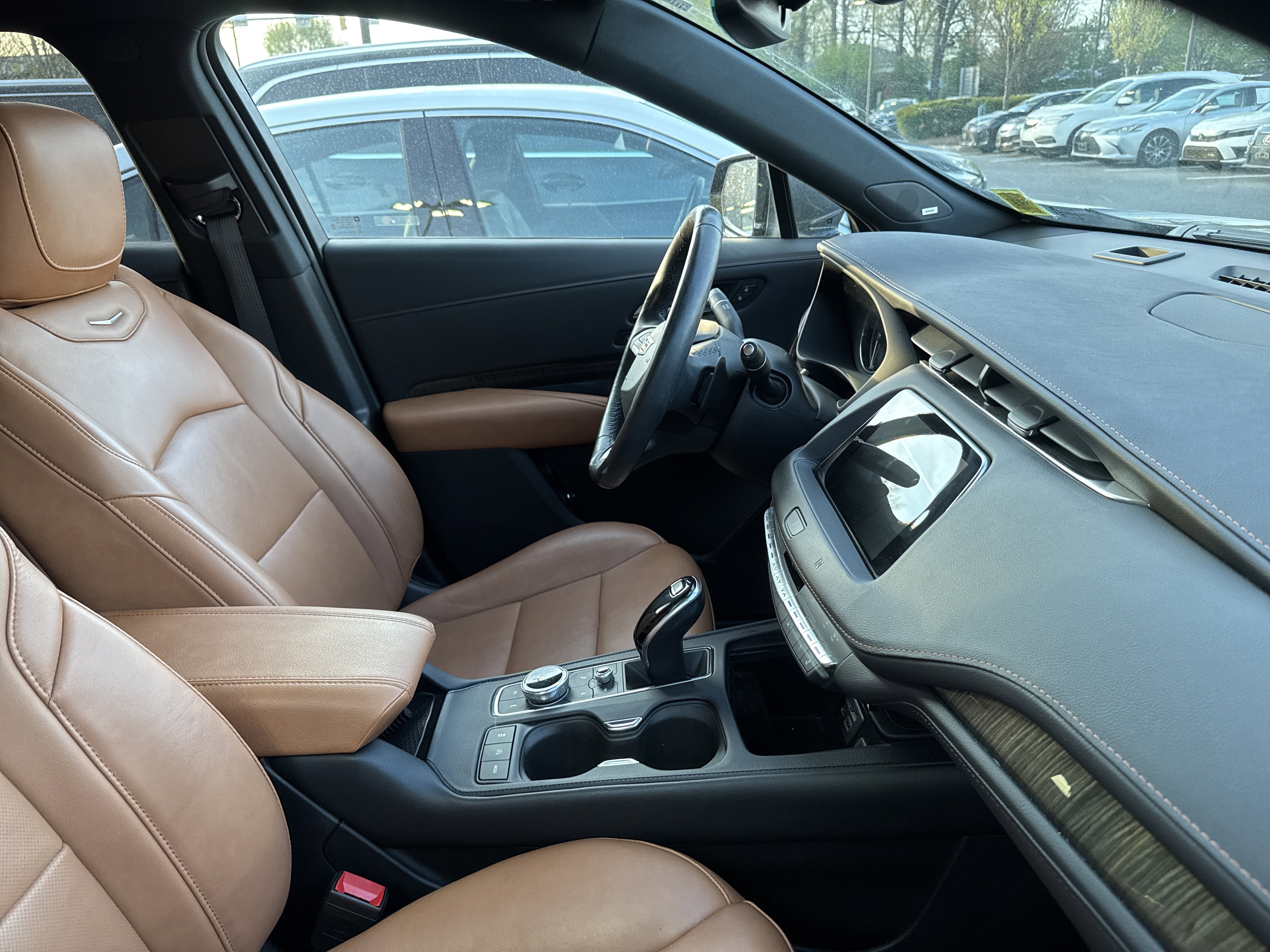 Used 2021 Cadillac XT4 Premium Luxury image 9