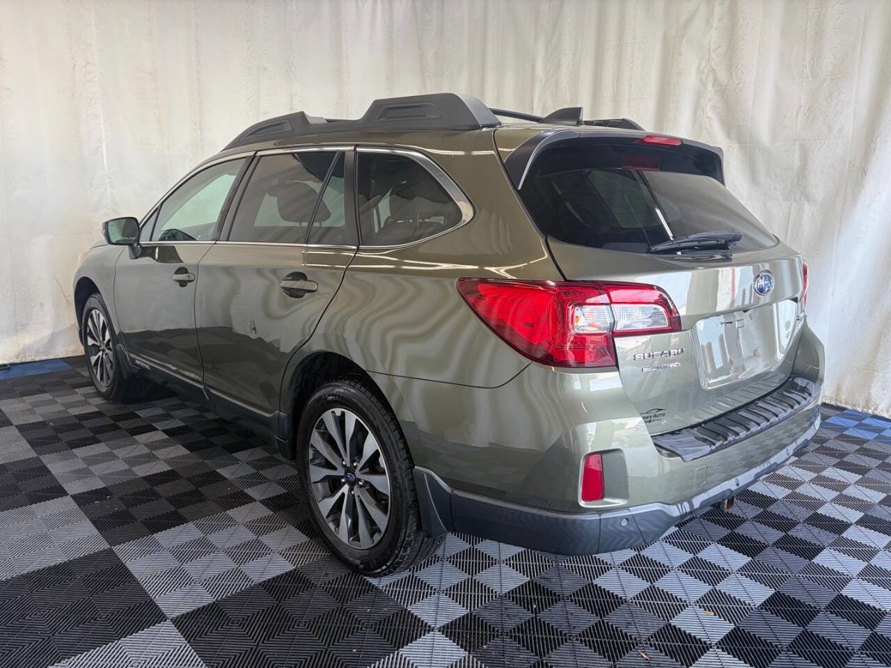 Used 2017 Subaru Outback 2.5i Limited AWD/4WD image 5
