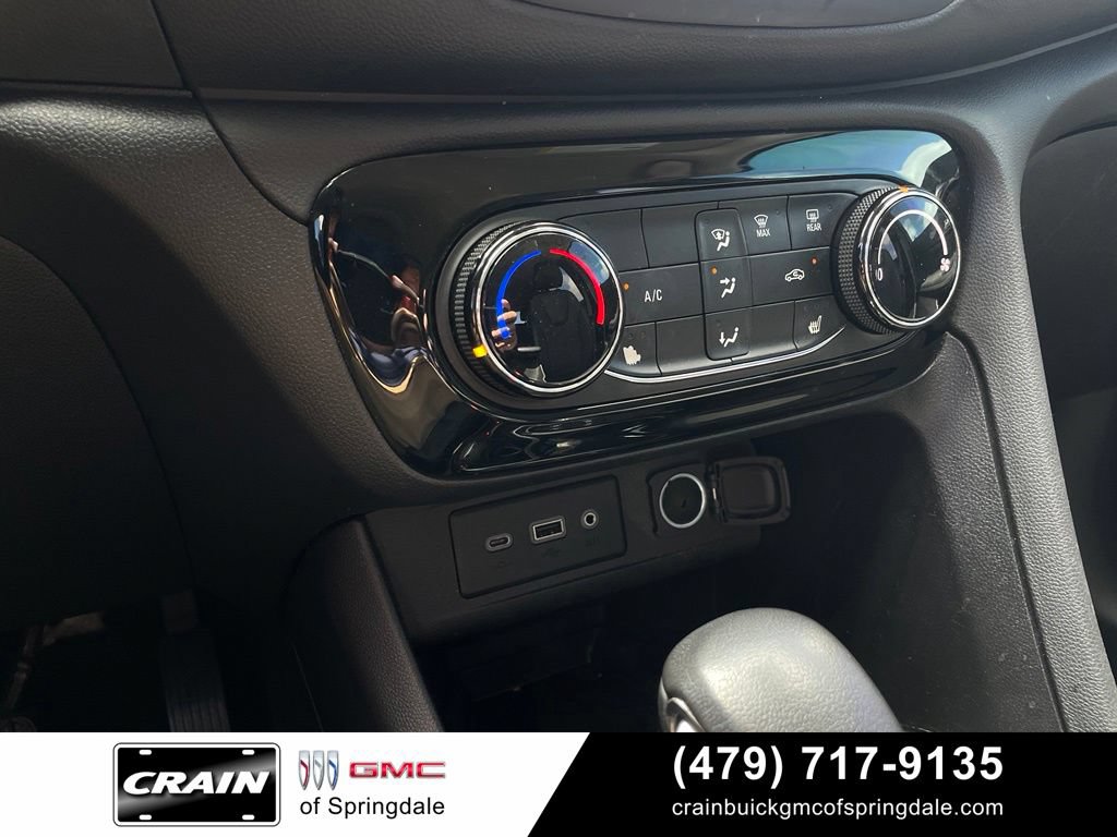Used 2022 Buick Encore GX Preferred w/ Cold Weather Comfort Package AWD/4WD image 19