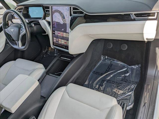 Used 2018 Tesla Model X 75D image 21