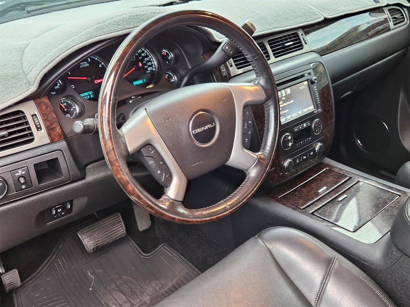 Used 2014 GMC Sierra 3500 Denali image 12