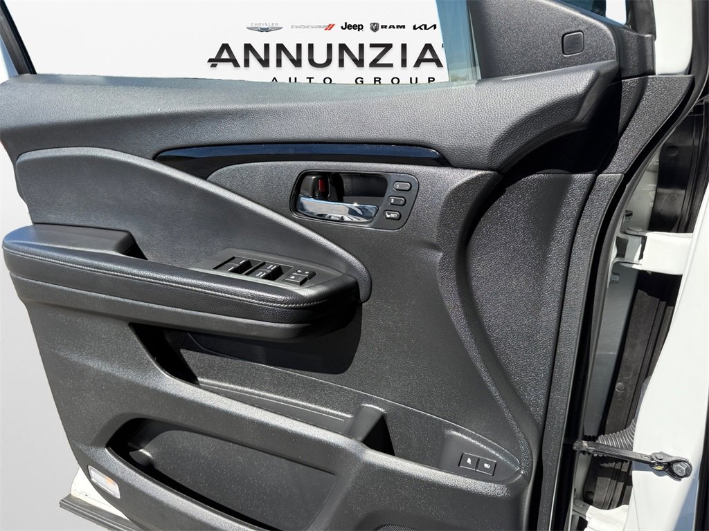 Used 2020 Honda Pilot Touring image 28