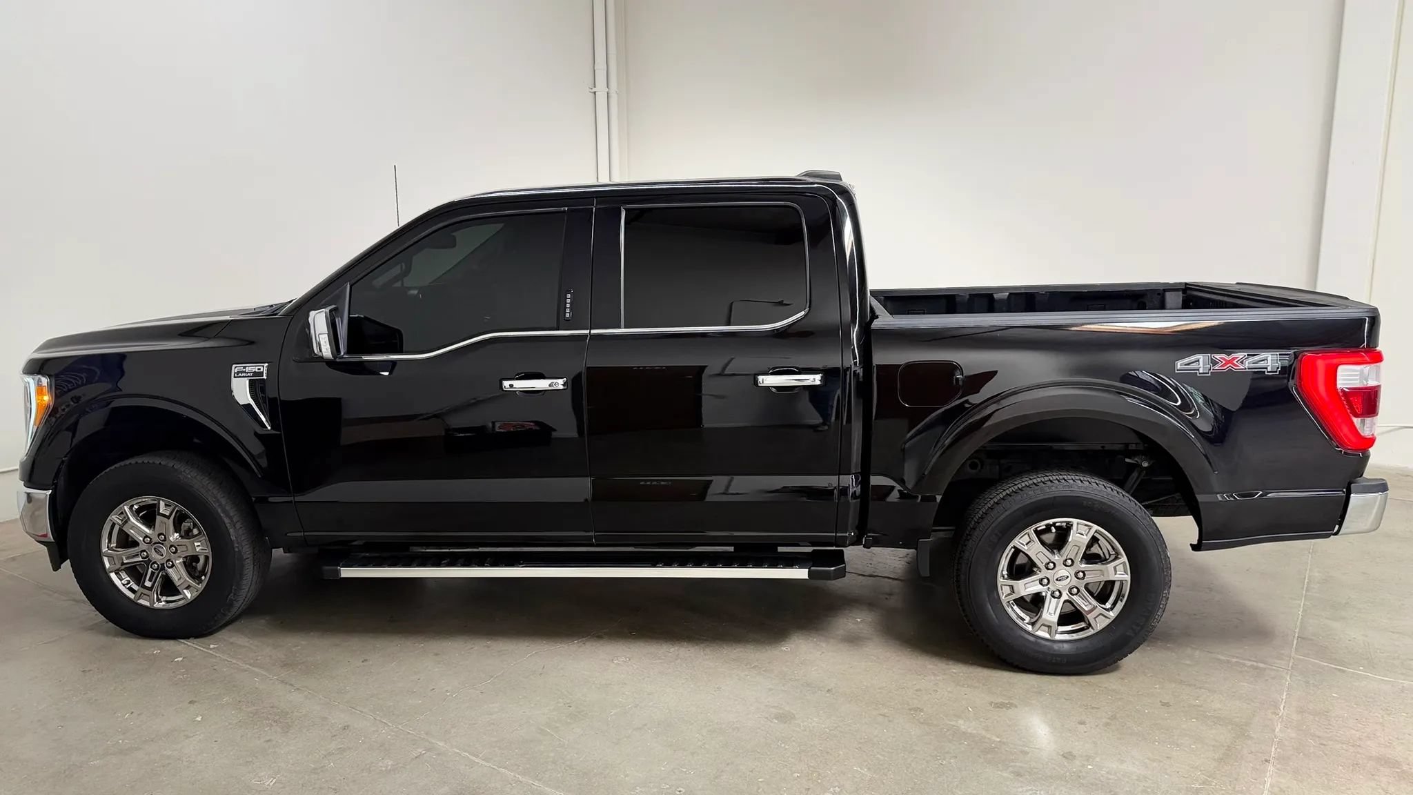 Used 2023 Ford F150 Lariat AWD/4WD image 10