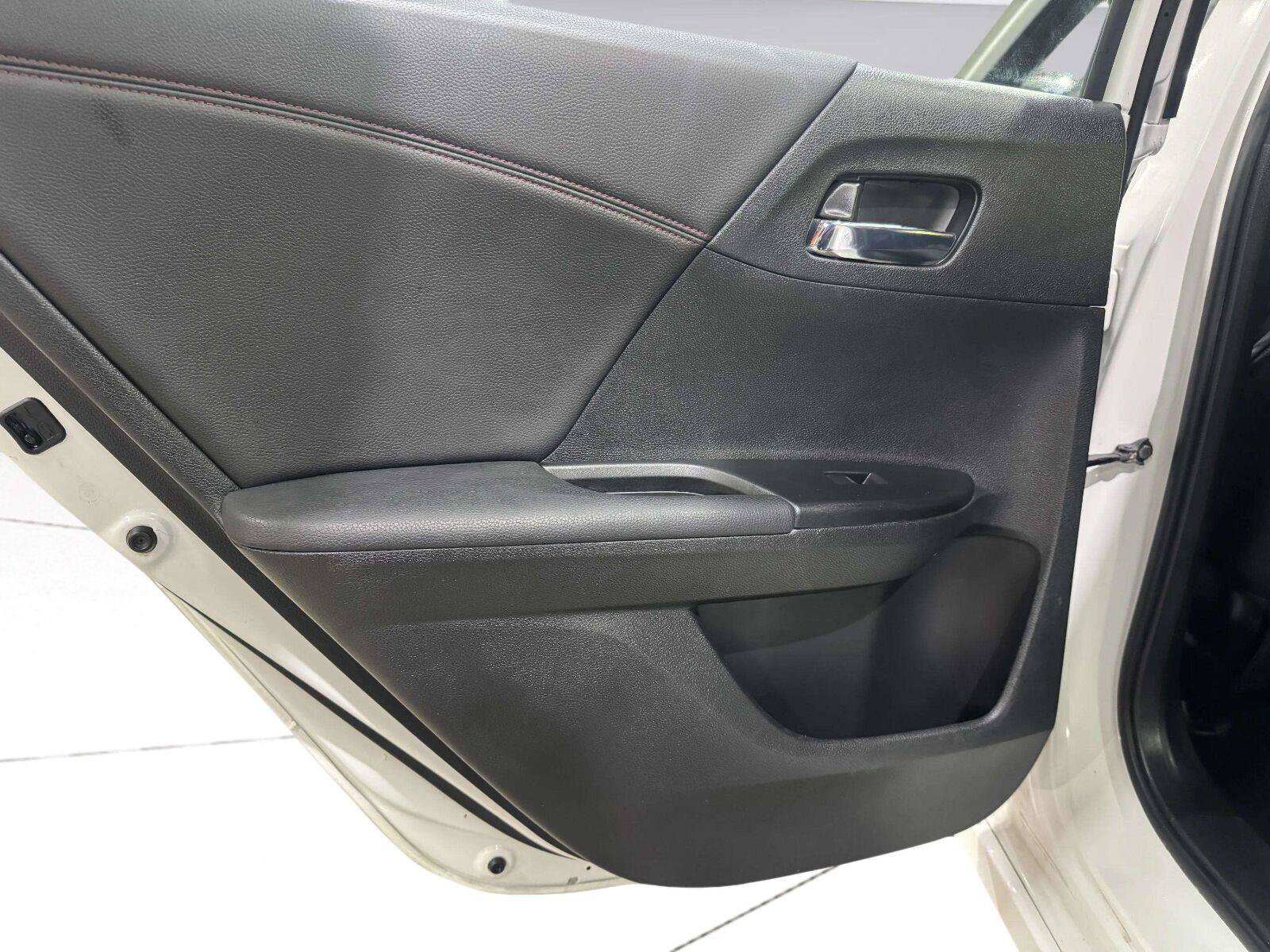 Used 2017 Honda Accord Sport Special Edition image 27