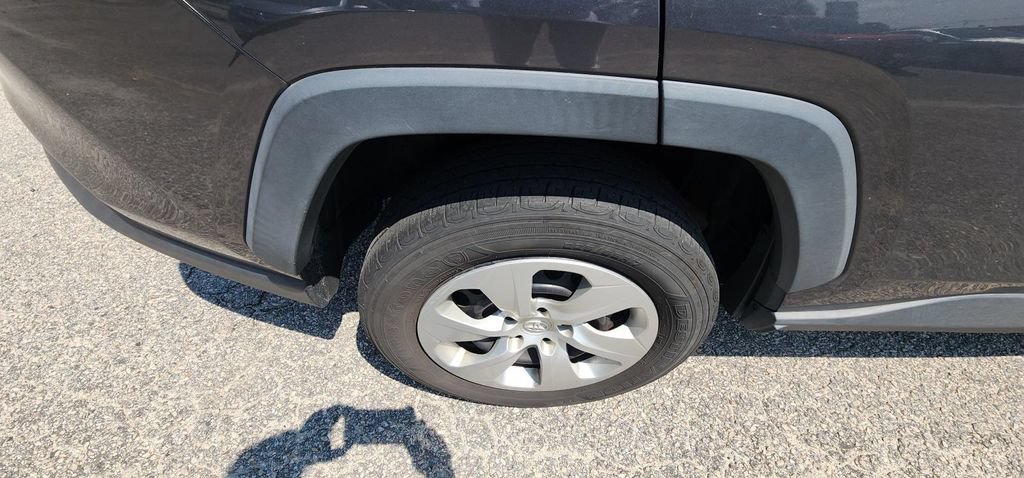 Used 2019 Toyota RAV4 LE w/ All Weather Liner Package AWD/4WD image 12