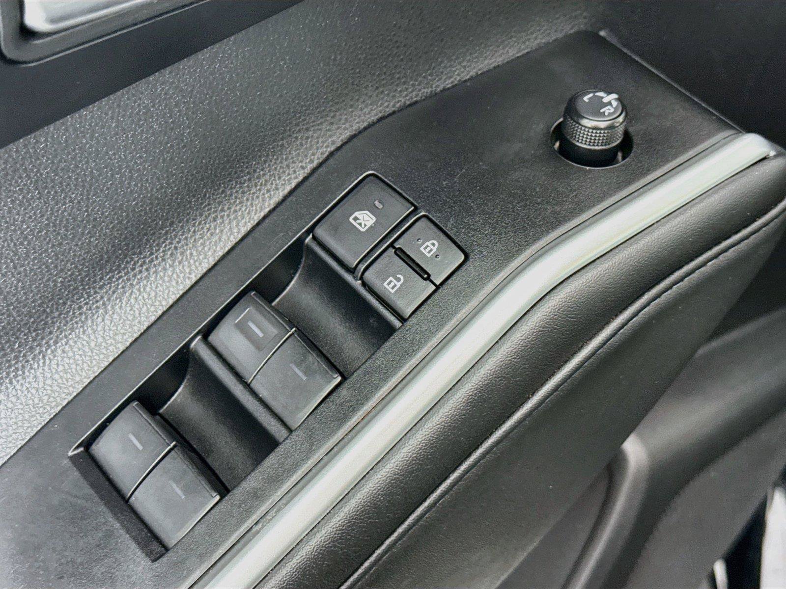 Certified 2025 Toyota Highlander XLE FWD image 29