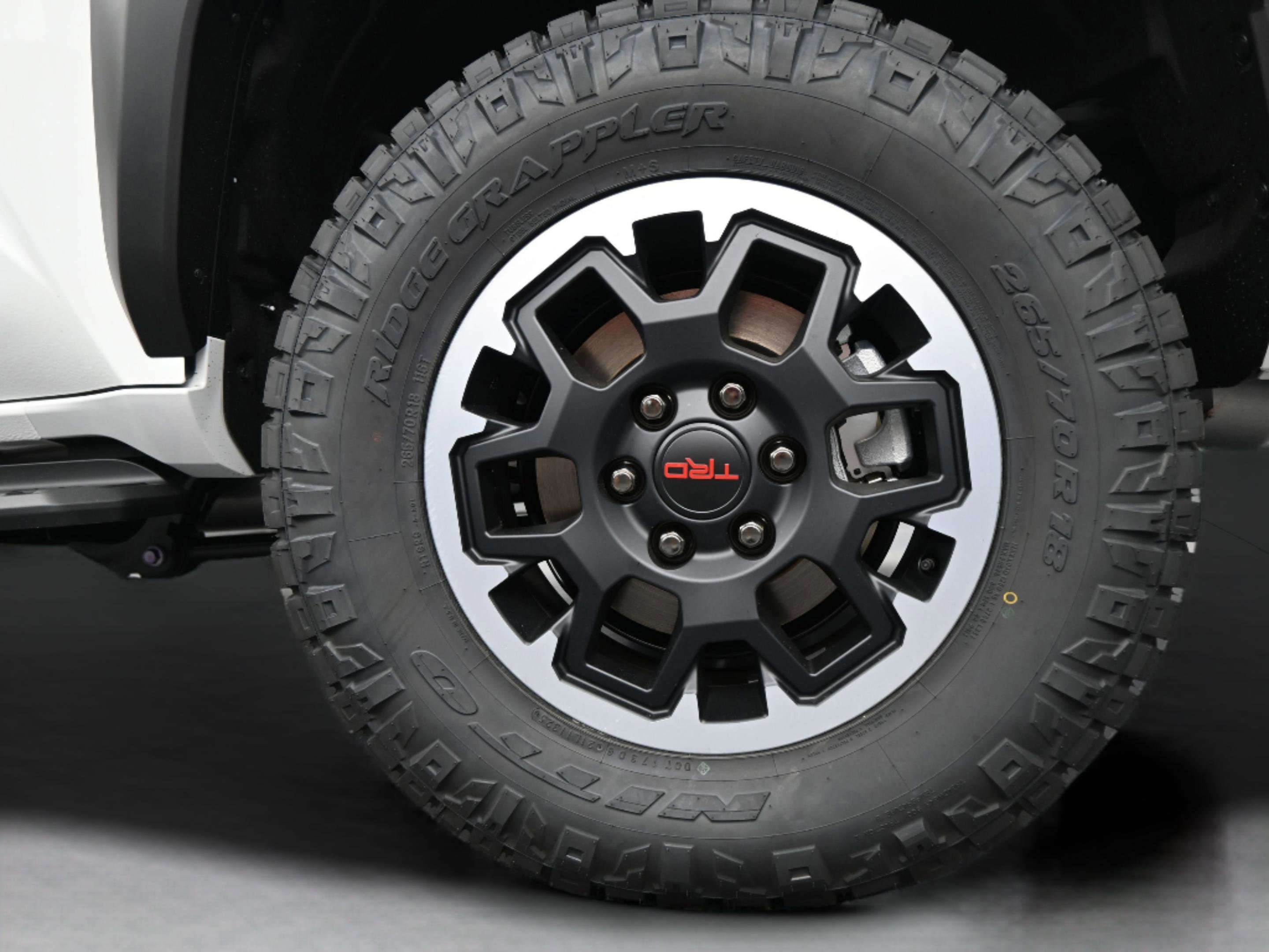 Used 2025 Toyota 4Runner 4WD image 35