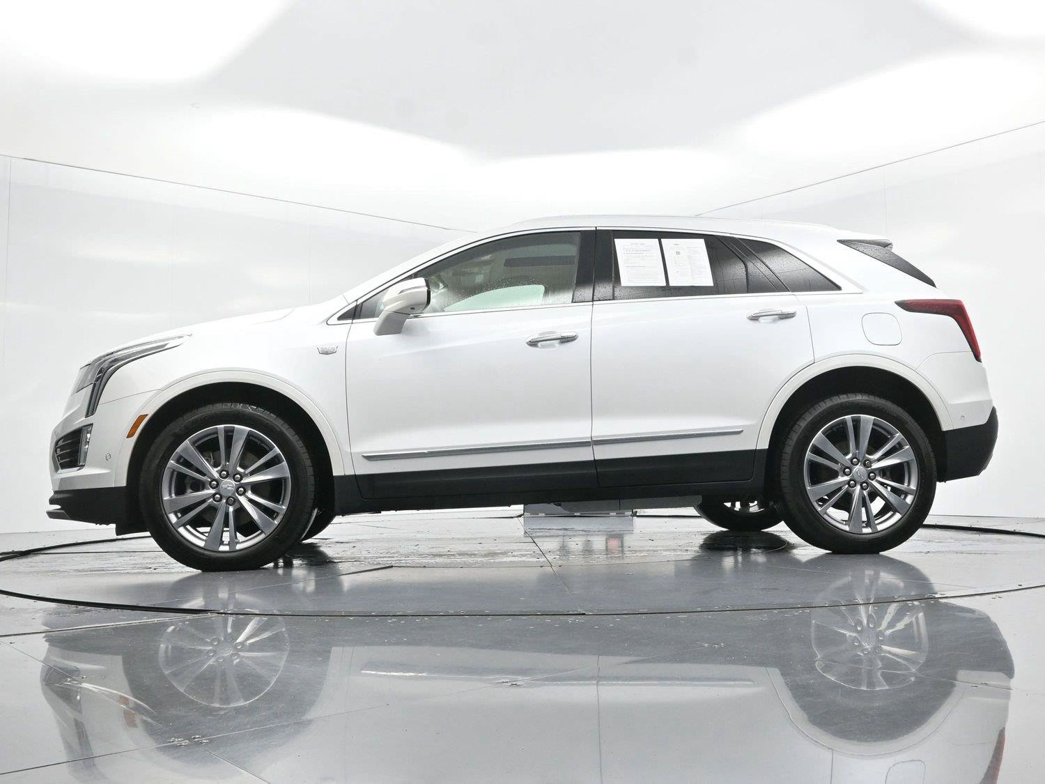 Certified 2024 Cadillac XT5 Premium Luxury w/ Technology Package AWD/4WD image 47