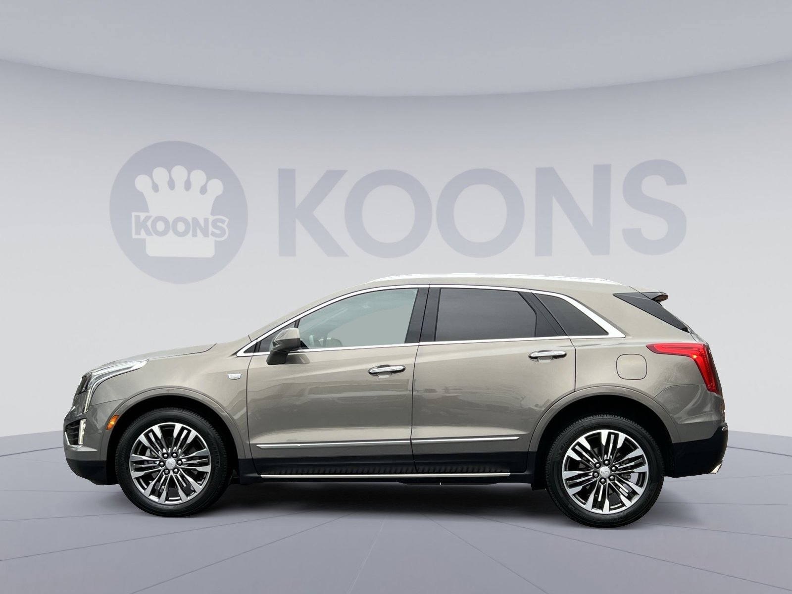 Used 2018 Cadillac XT5 Premium Luxury image 2