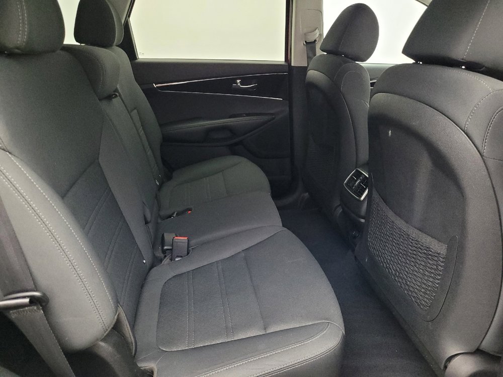 Used 2020 Kia Sorento S image 19