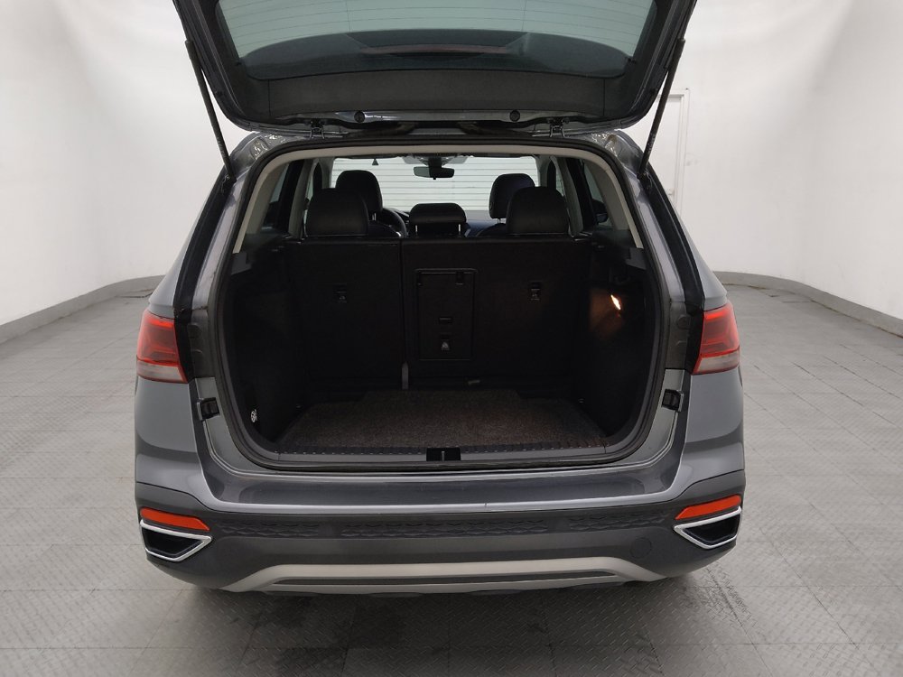 Used 2023 Volkswagen Taos SE w/ Panoramic Sunroof Package FWD image 29