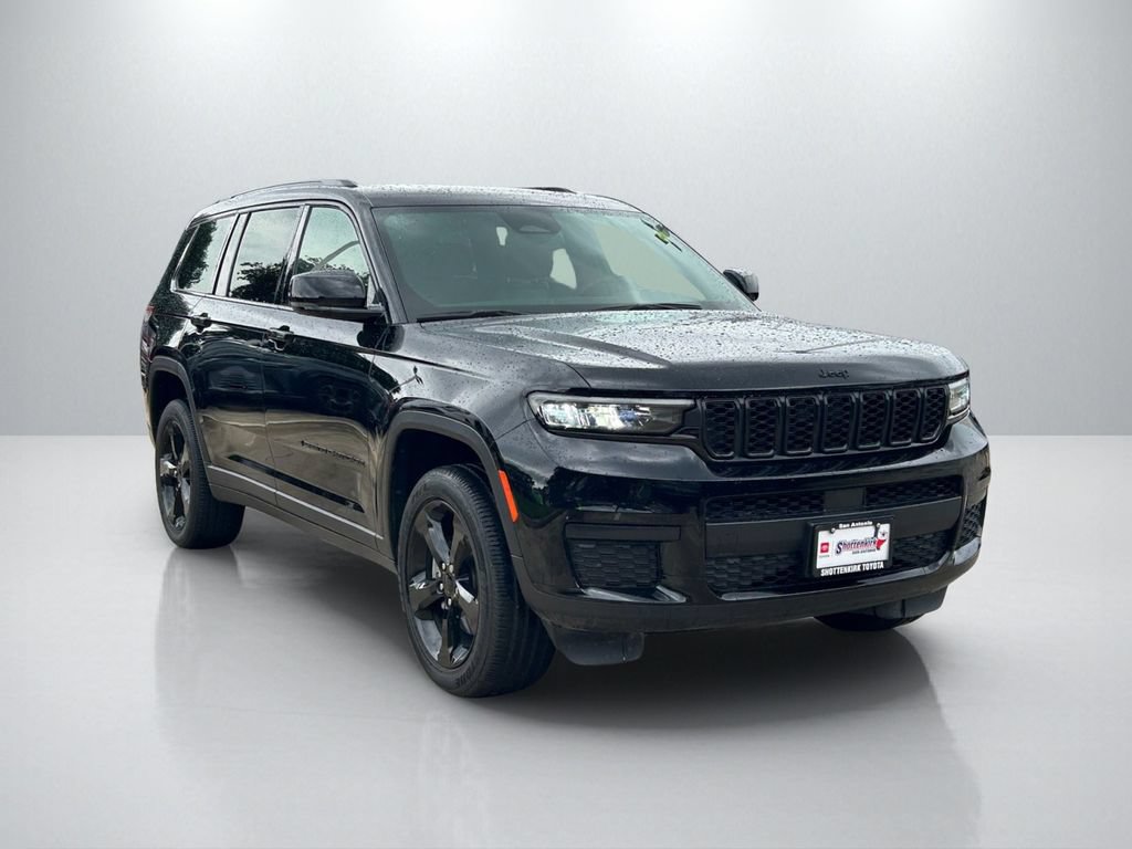 Used 2024 Jeep Grand Cherokee L Altitude AWD/4WD image 3