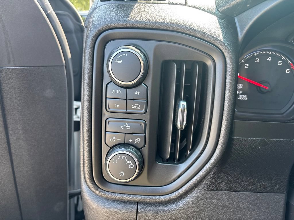 Used 2021 Chevrolet Silverado 1500 Custom AWD/4WD image 12