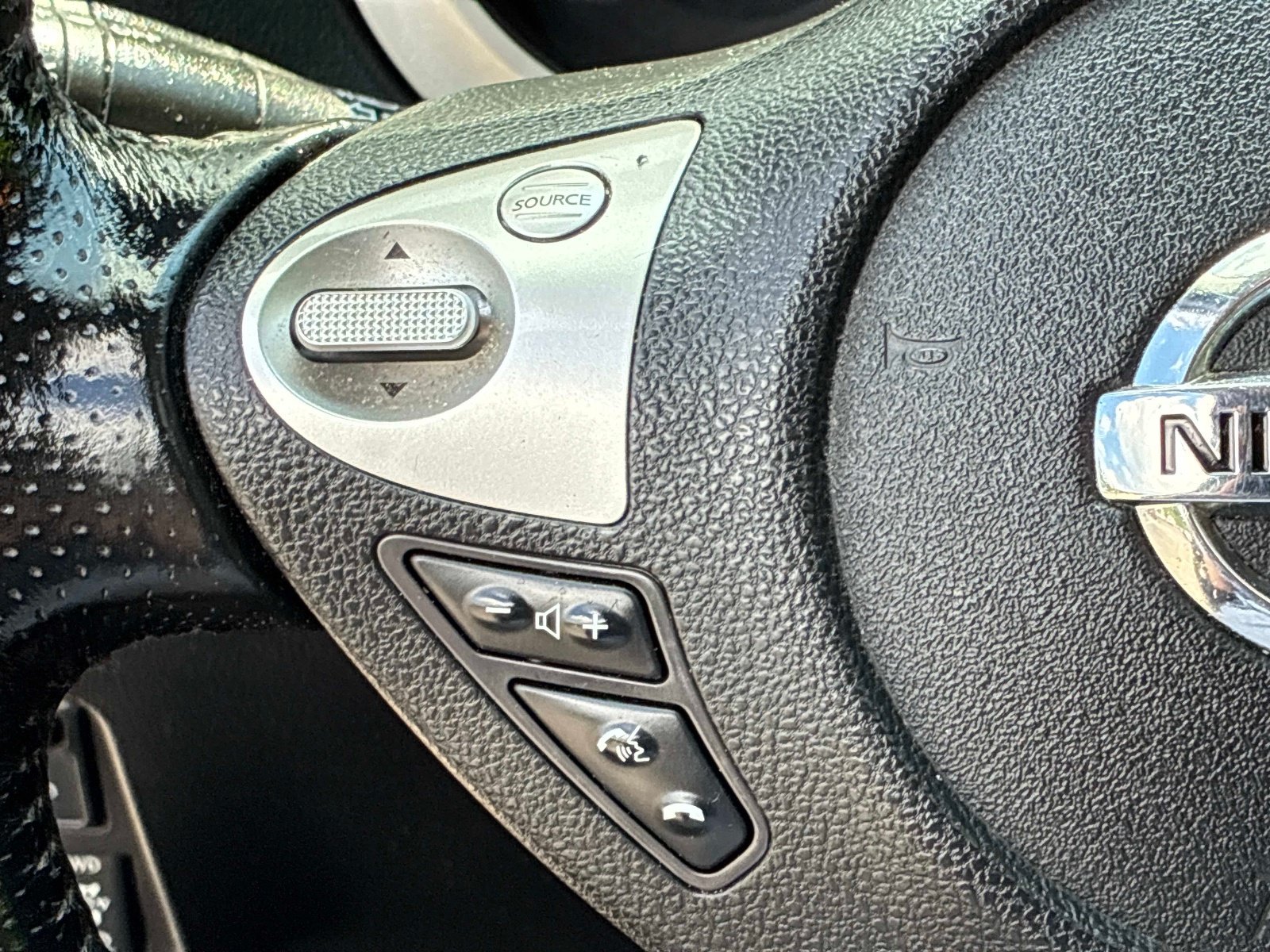 Used 2012 Nissan Juke SL AWD/4WD image 25