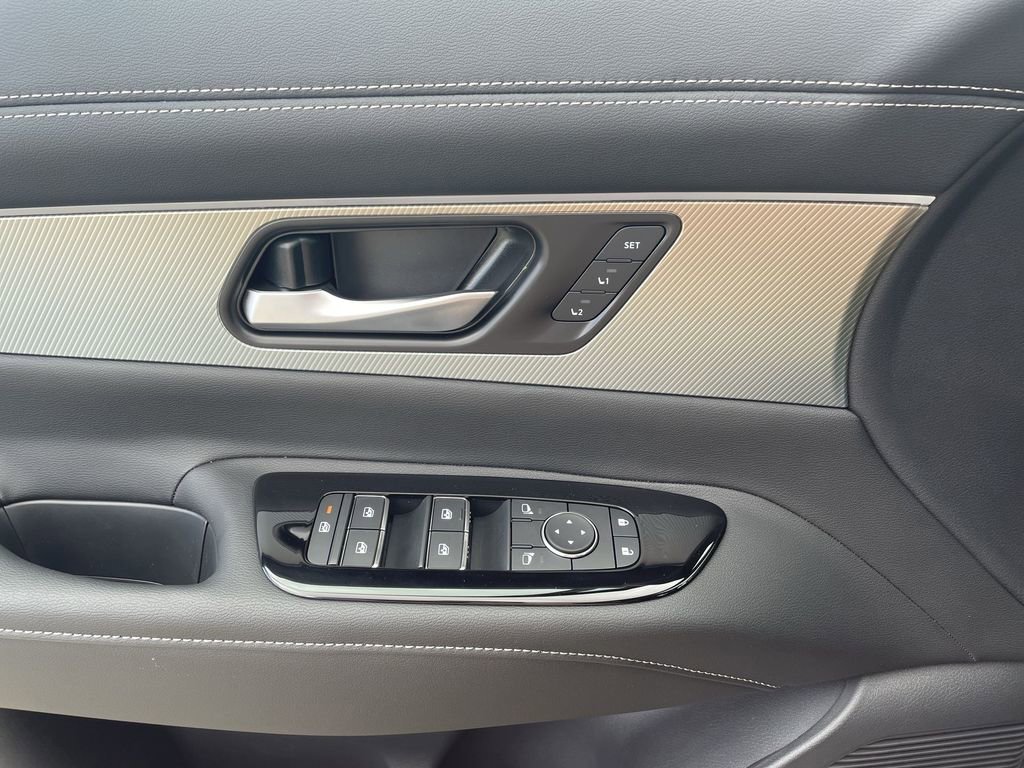 Certified 2025 Nissan Murano SL AWD/4WD image 24