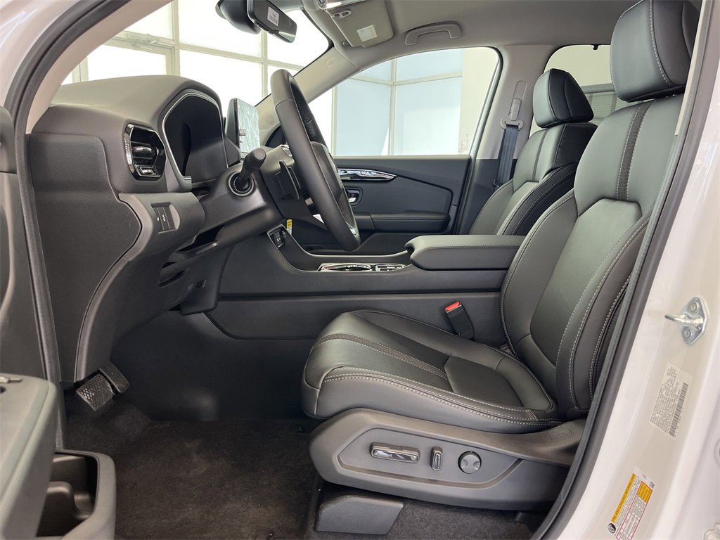 New 2025 Honda Pilot EX-L image 12