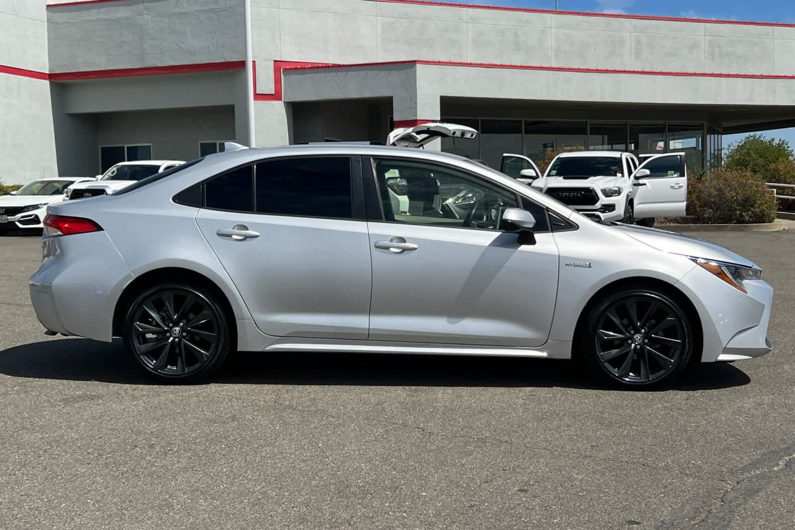 Used 2021 Toyota Corolla LE FWD image 6