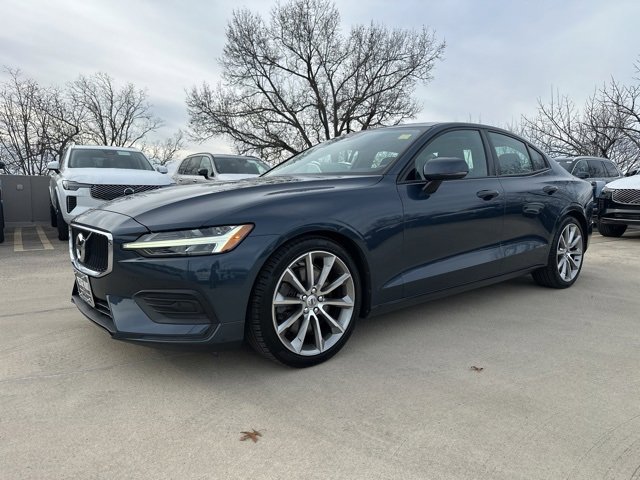 Used 2019 Volvo S60 T6 Momentum w/ Multimedia Package image 3