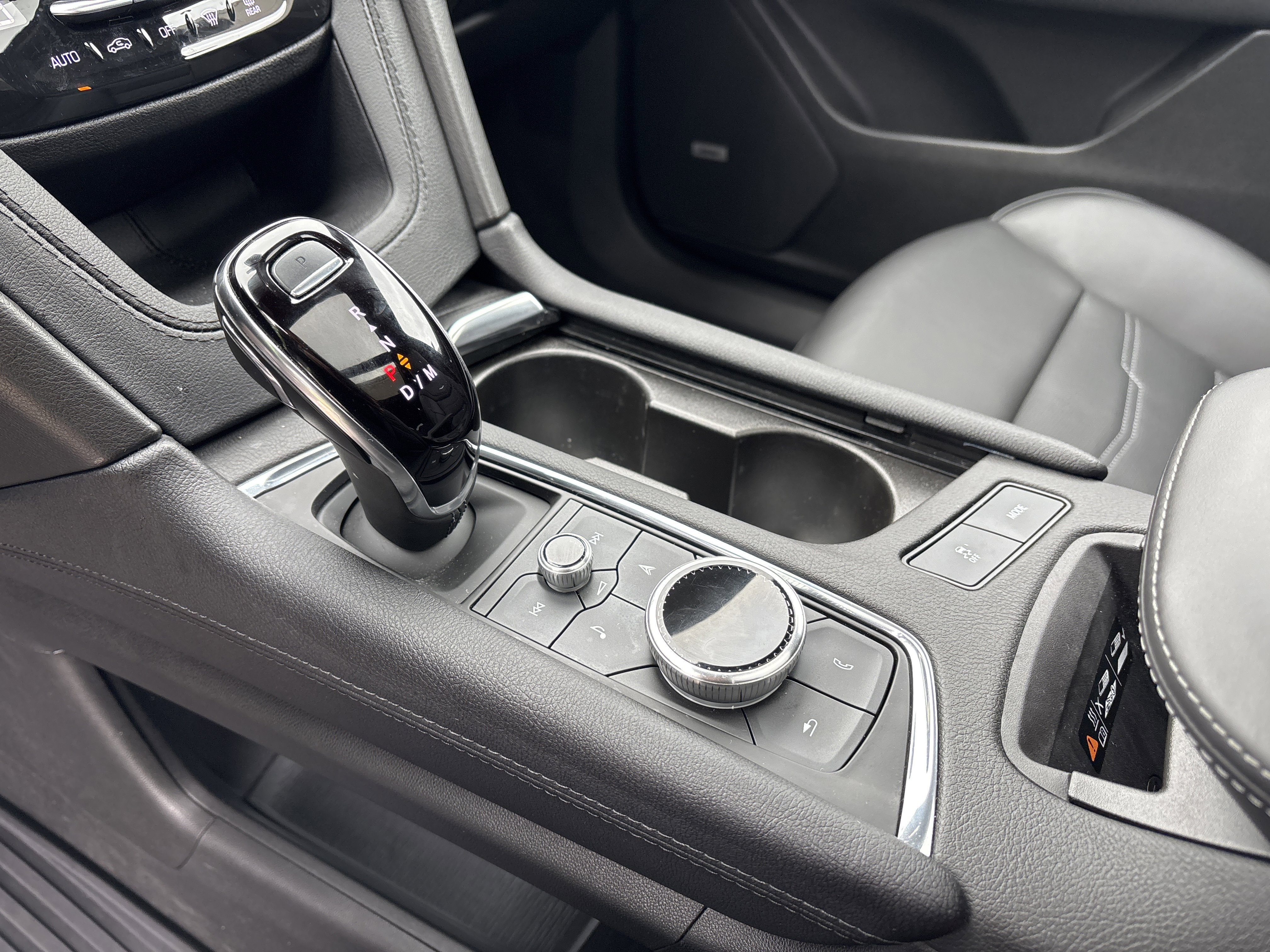 Used 2024 Cadillac XT6 Premium Luxury w/ Platinum Package image 26