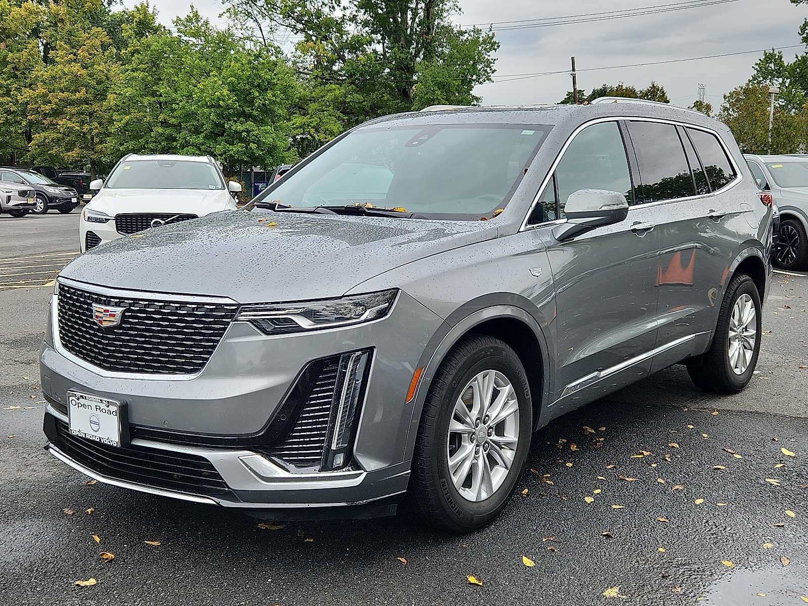 Used 2024 Cadillac XT6 Luxury w/ LPO, Floor Liner Package AWD/4WD image 3