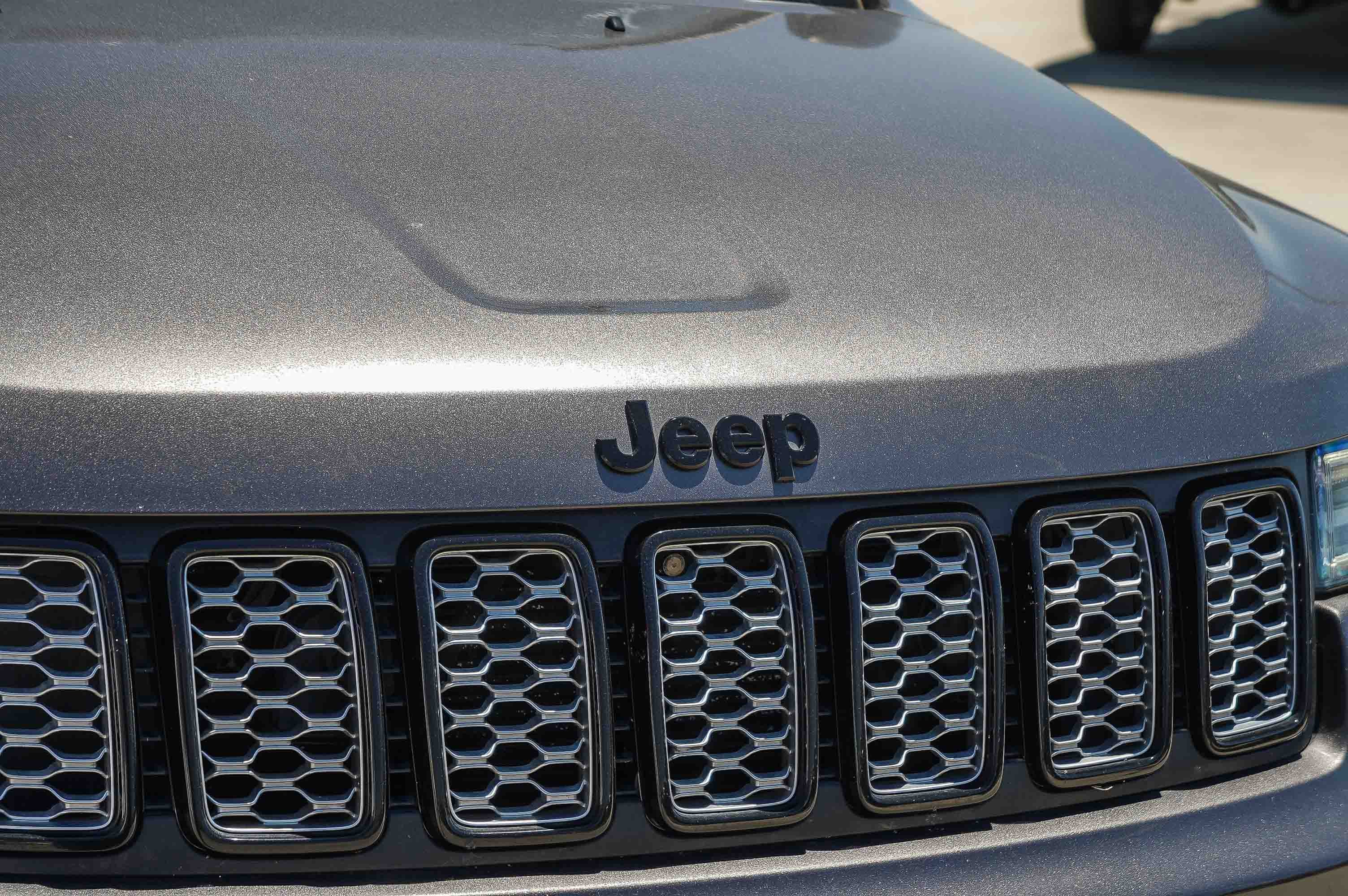 Used 2020 Jeep Grand Cherokee Altitude AWD/4WD image 10