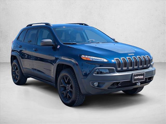 Used 2018 Jeep Cherokee Trailhawk w/ Comfort/Convenience Group AWD/4WD video 3