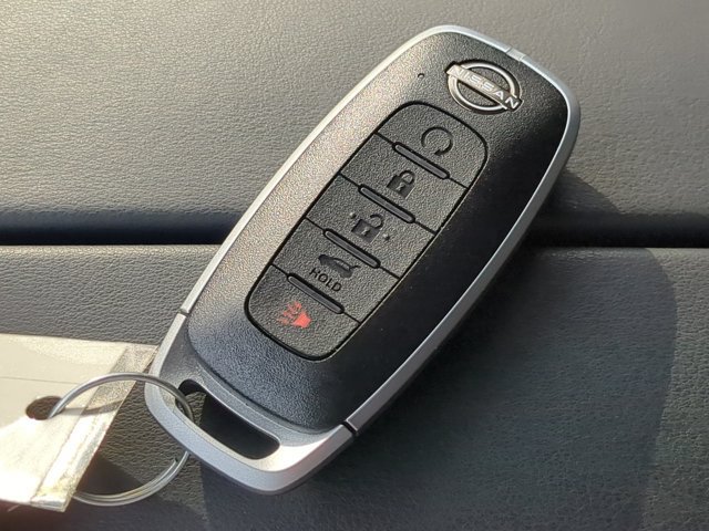 Certified 2026 Nissan Rogue SV FWD image 27