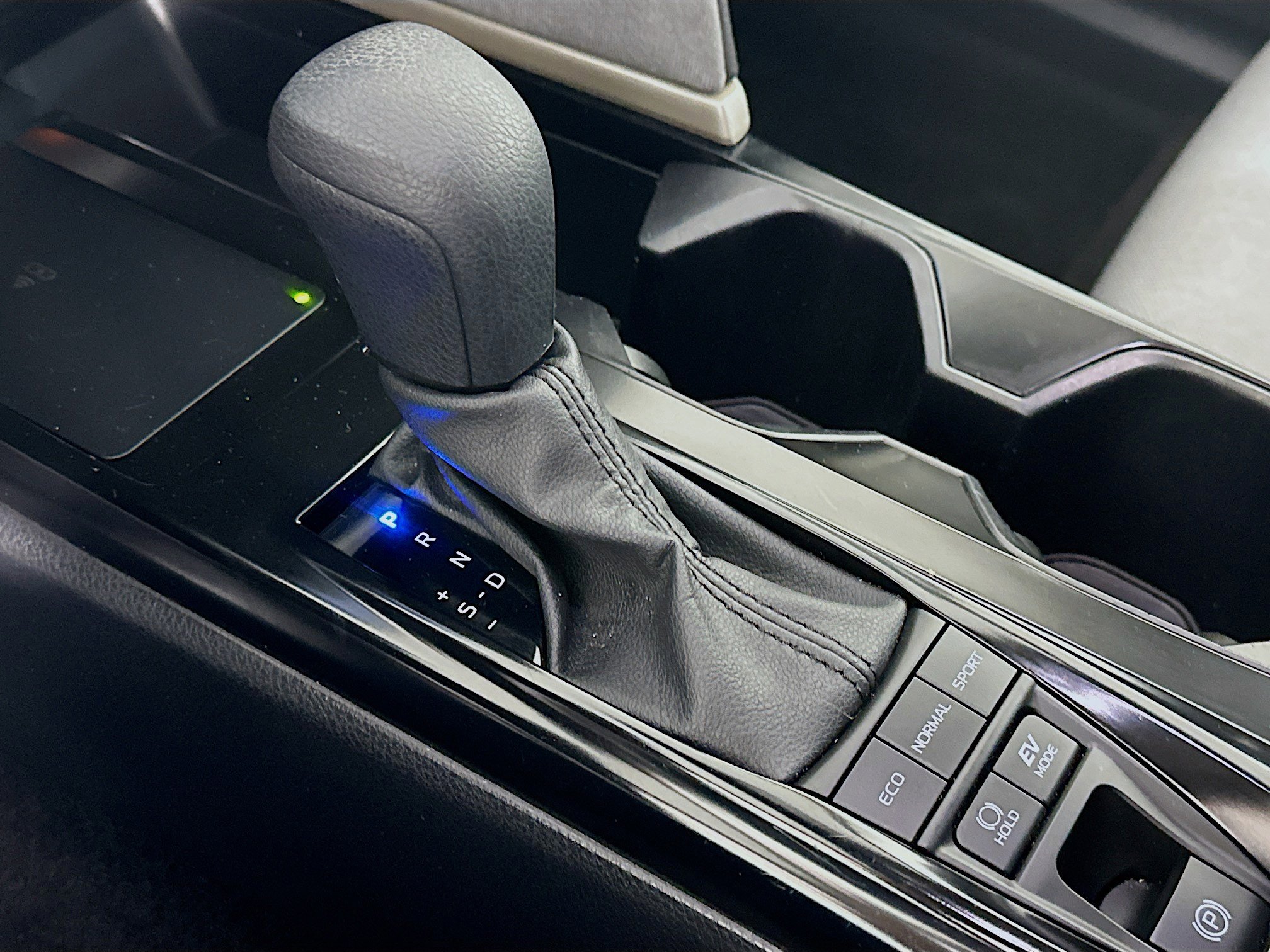 Used 2025 Toyota Camry LE image 25