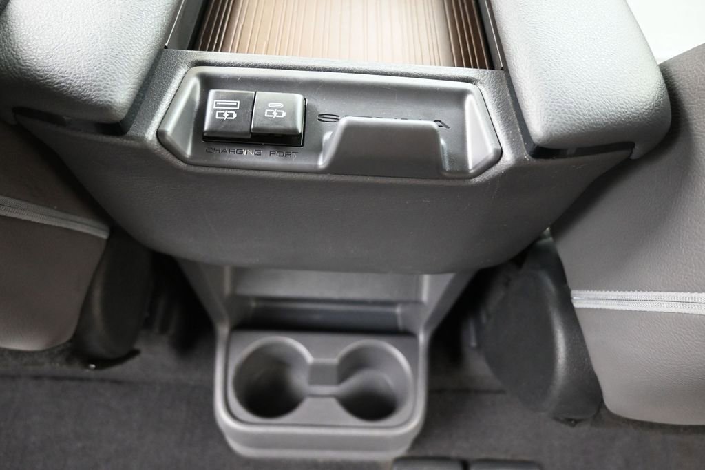 Used 2022 Toyota Sienna LE AWD/4WD image 16