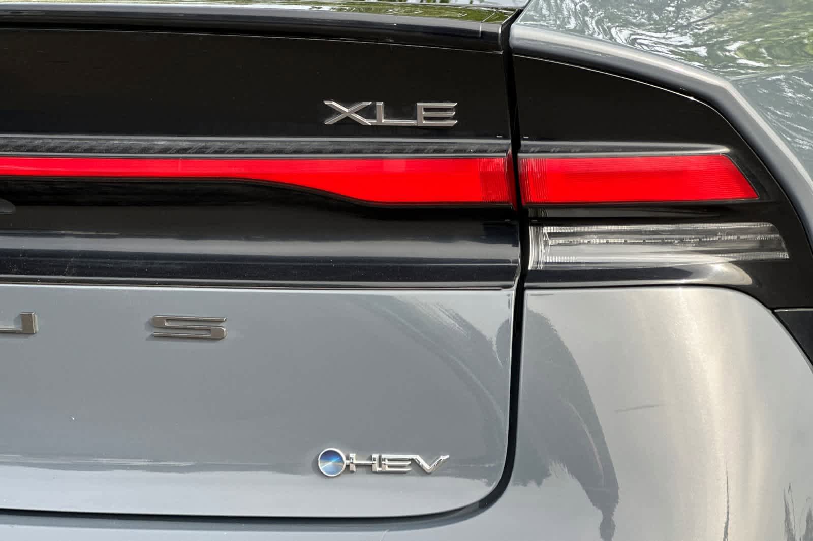 Used 2024 Toyota Prius XLE AWD/4WD image 27