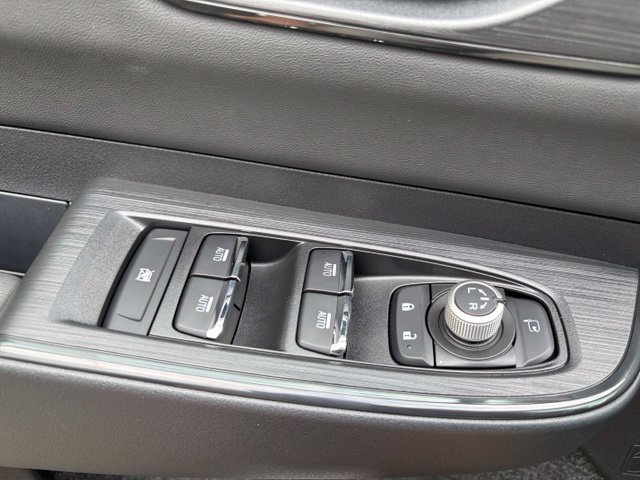 New 2026 Subaru Outback Touring w/ Convenience Package AWD/4WD image 8