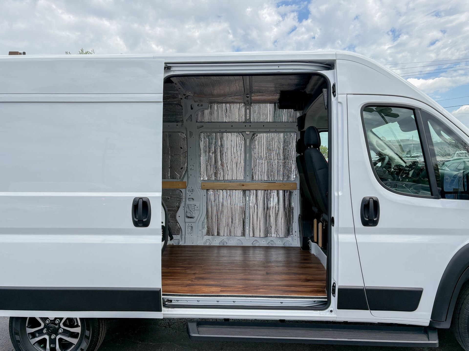 Used 2024 RAM ProMaster 2500 w/ Premium Convenience Group FWD image 15
