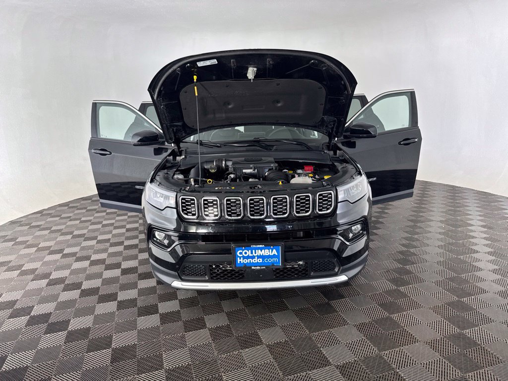 Used 2025 Jeep Compass Limited AWD/4WD image 12