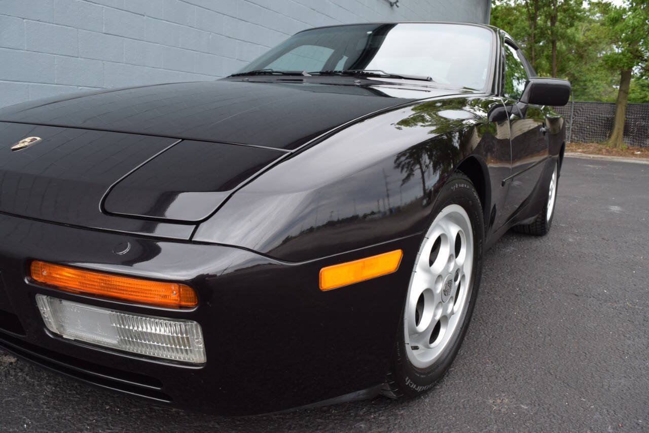Used 1988 Porsche 944 Turbo Coupe RWD image 9