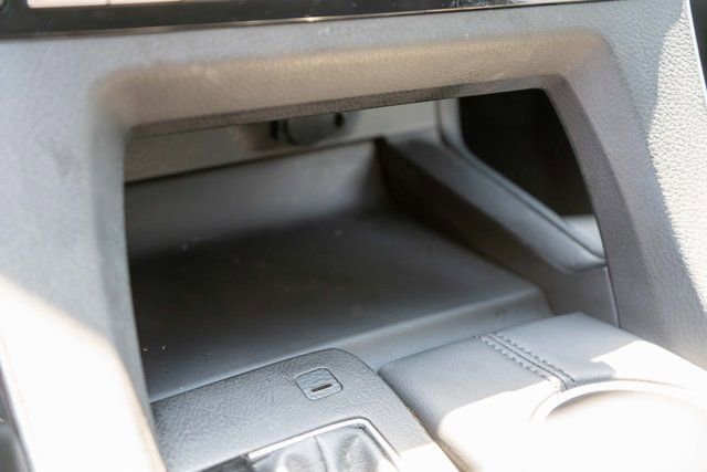 Used 2022 Toyota Avalon XLE w/ Moonroof Package FWD image 33