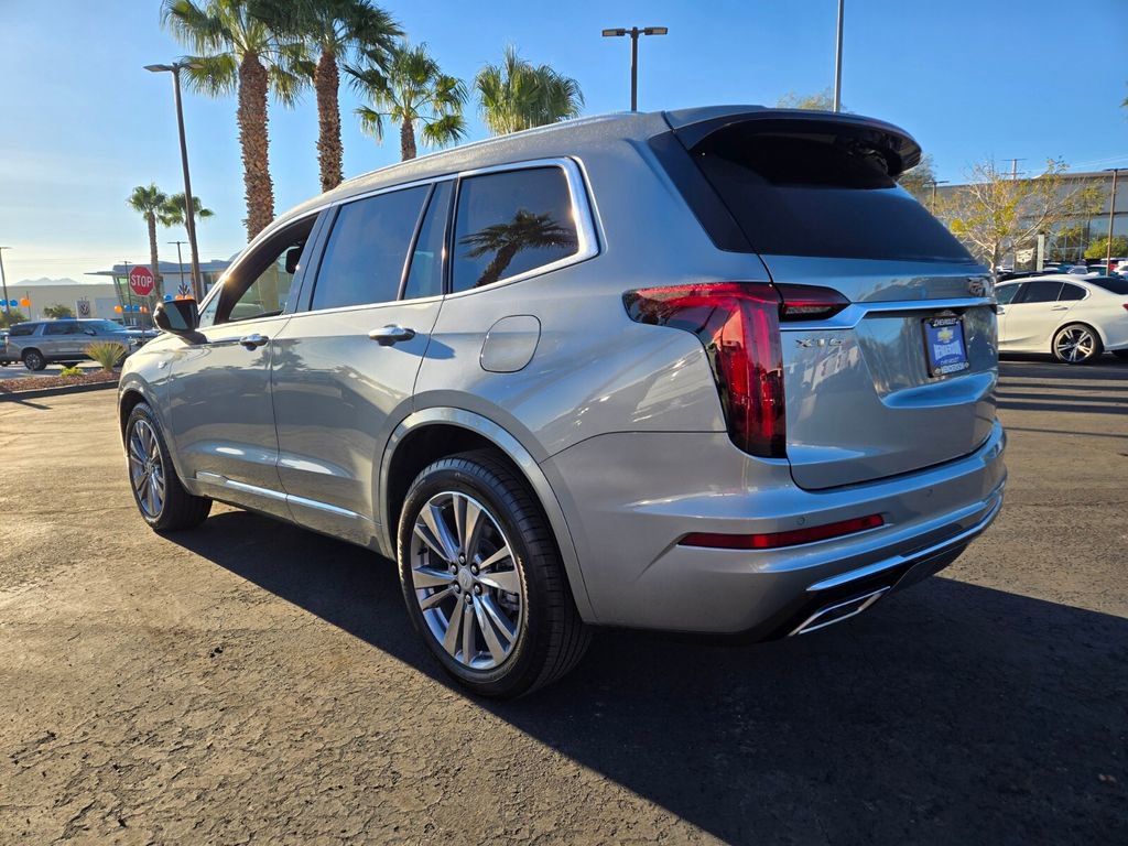 Used 2025 Cadillac XT6 Premium Luxury image 4