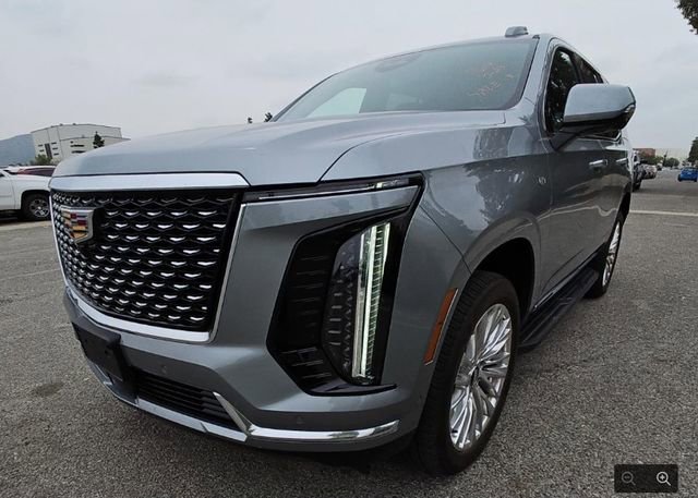 Used 2025 Cadillac Escalade Premium Luxury image 3